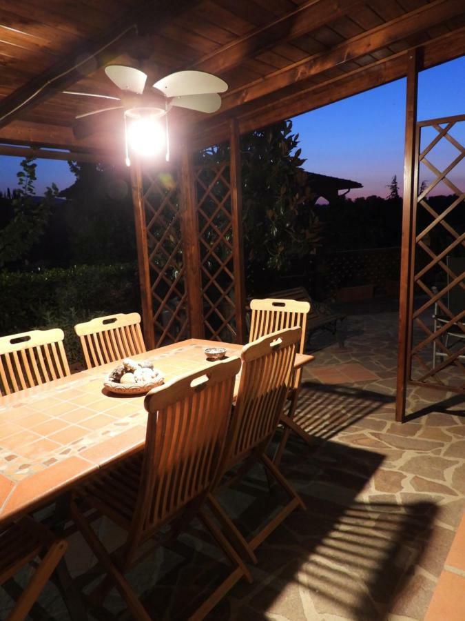 トッリータ・ディ・シエーナCasa Di Angelaアパートメント エクステリア 写真